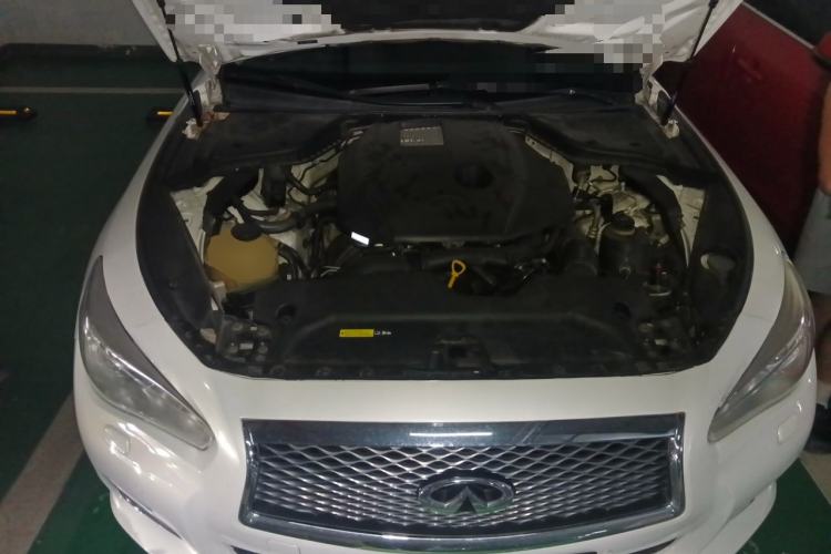 Used Infiniti Q50 2014 2.0T Comfort Edition Engine Bay