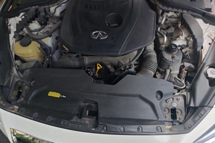 Used Infiniti Q50 2014 2.0T Luxury Edition Engine Bay