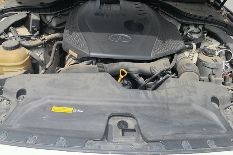 Used Infiniti Q50 2014 2.0T Comfort Edition Engine Bay