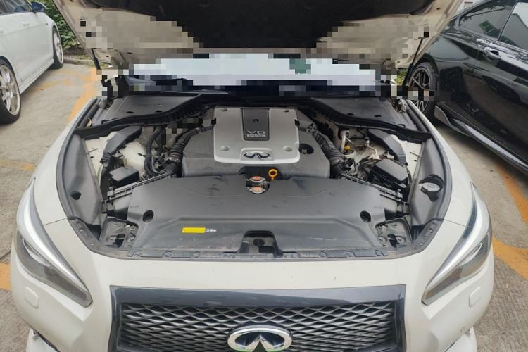 Used Infiniti Q50 2014 3.7L Comfort Edition Engine Bay