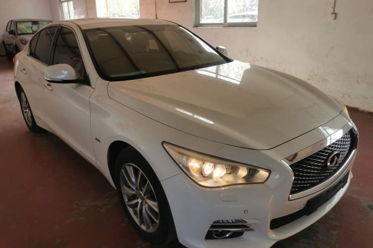 Used Infiniti Q50 2014 2.0T Comfort Edition Exterior 1