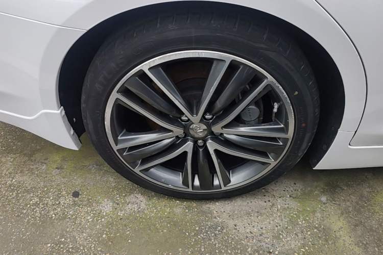 Used Infiniti Q50 2014 3.7L Luxury Sport Edition Exterior 5