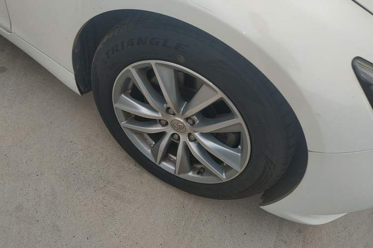 Used Infiniti Q50 2014 3.7L Comfort Edition Exterior 7