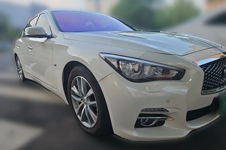 Used Infiniti Q50 2014 3.7L Comfort Edition Front Right 45 Deg