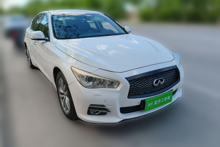Used Infiniti Q50 2014 2.0T Comfort Edition Front Right 45 Deg