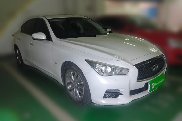 Used Infiniti Q50 2014 2.0T Comfort Edition Front Right 45 Deg