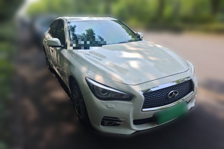 Used Infiniti Q50 2014 2.0T Luxury Edition Front Right 45 Deg