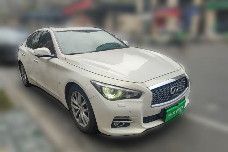 Used Infiniti Q50 2014 3.7L Comfort Edition Front Right 45 Deg