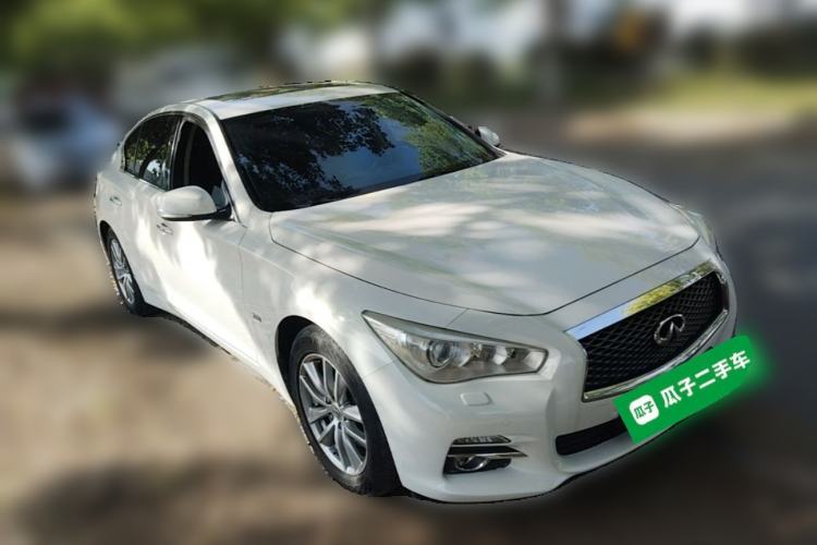 Used Infiniti Q50 2014 2.0T Comfort Edition Front Right 45 Deg