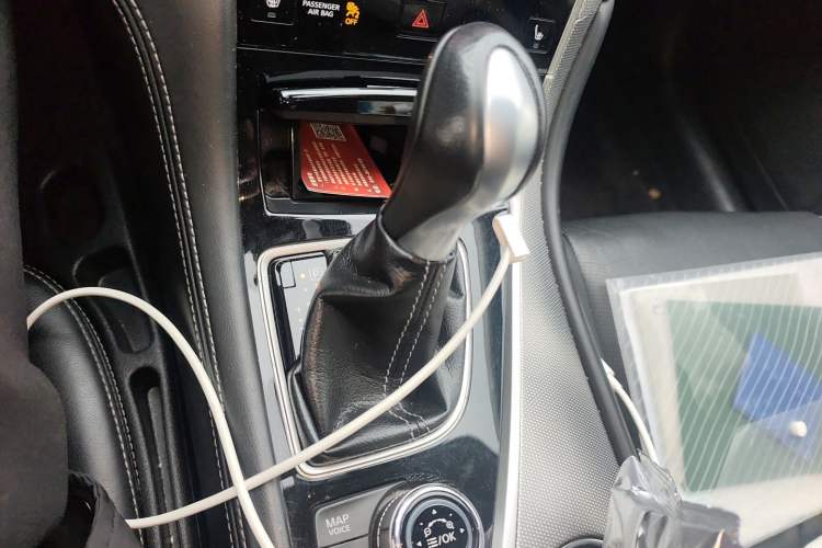 Used Infiniti Q50 2014 2.0T Luxury Edition Gear Lever