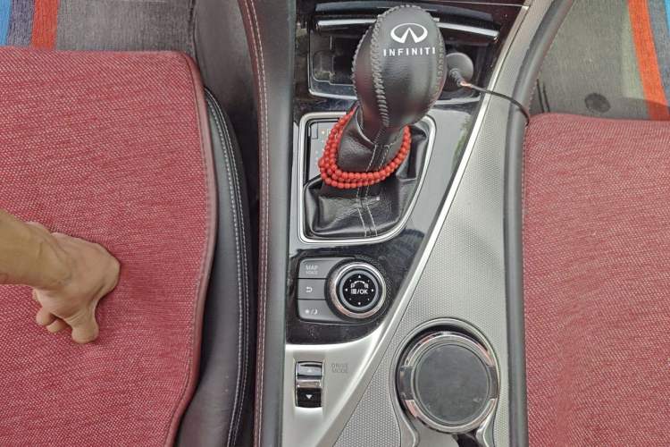 Used Infiniti Q50 2014 2.0T Luxury Edition Gear Lever