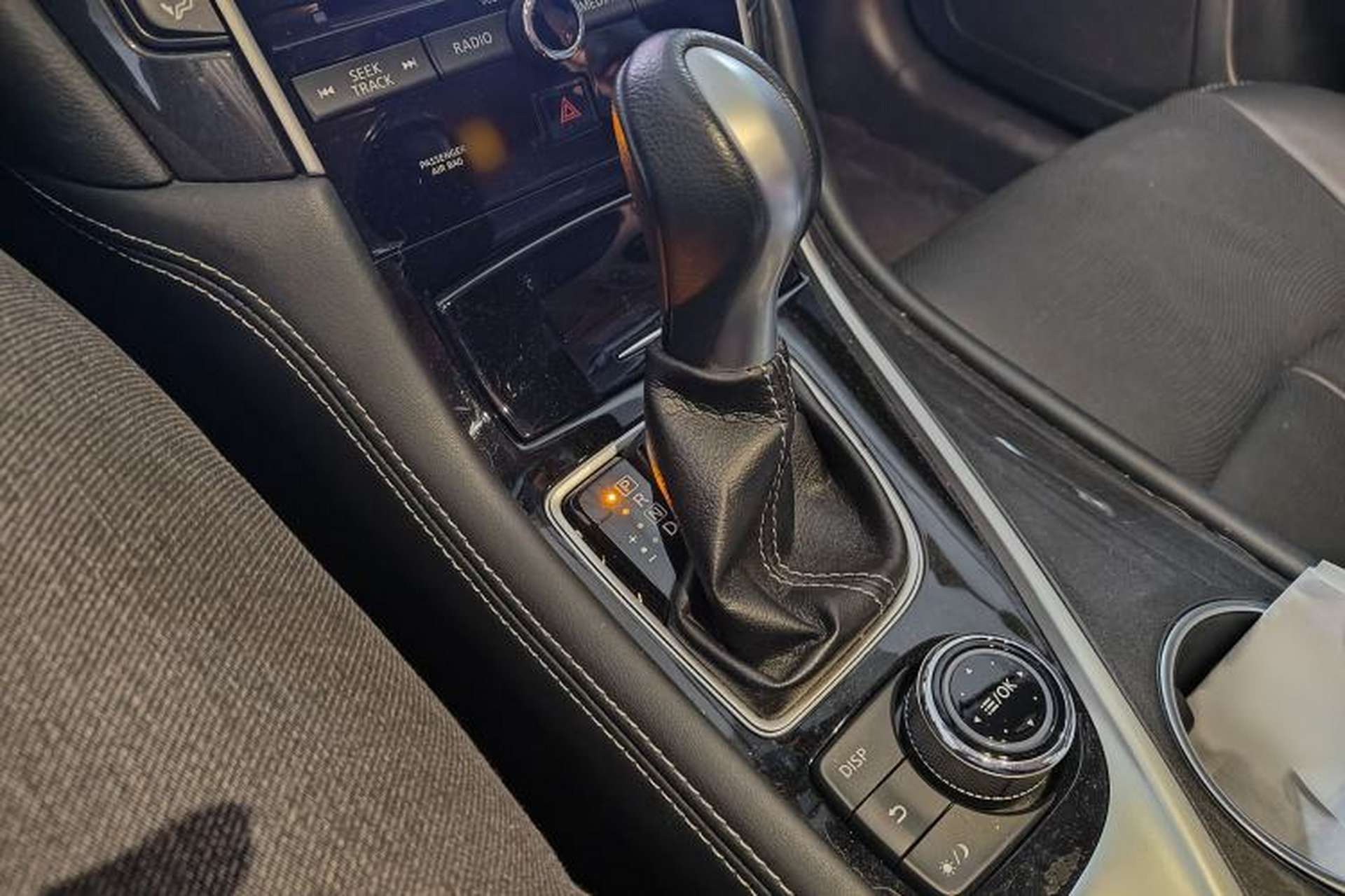 Used Infiniti Q50 2014 2.0T Comfort Edition Gear Lever