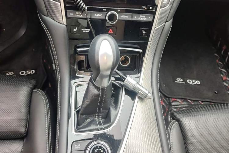 Used Infiniti Q50 2014 3.7L Luxury Sport Edition Gear Lever