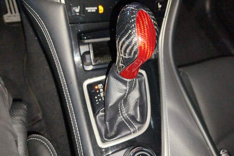 Used Infiniti Q50 2014 3.7L Comfort Edition Gear Lever