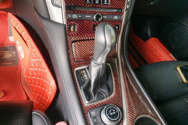 Used Infiniti Q50 2014 3.7L Luxury Sport Edition Gear Lever