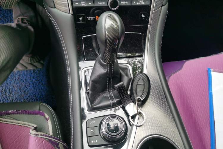 Used Infiniti Q50 2014 3.7L Comfort Edition Gear Lever