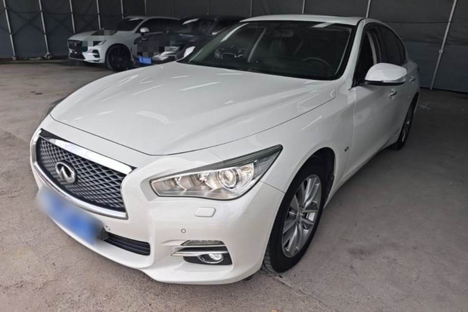 Infiniti Q50 2014