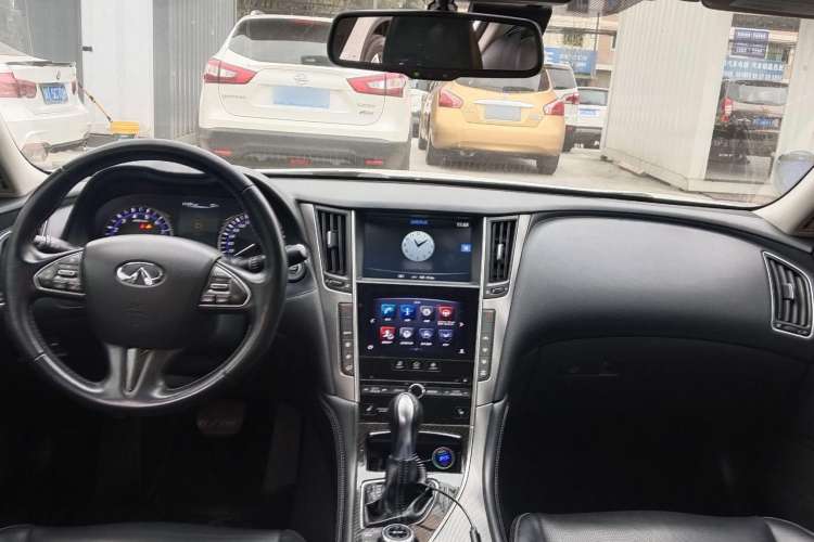 Used Infiniti Q50 2014 3.7L Comfort Edition Interior 1
