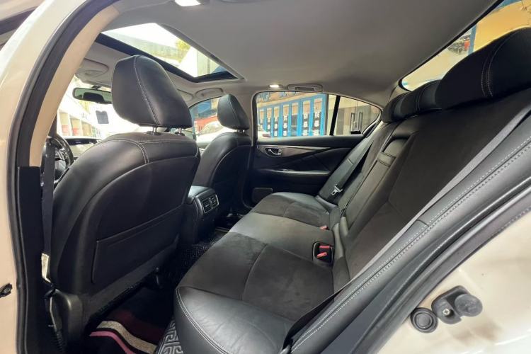 Used Infiniti Q50 2014 3.7L Comfort Edition Interior 3