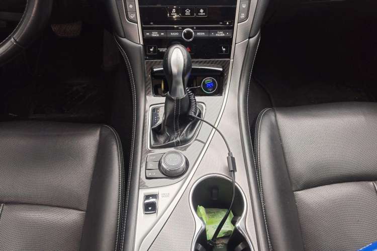 Used Infiniti Q50 2014 3.7L Comfort Edition Interior 4