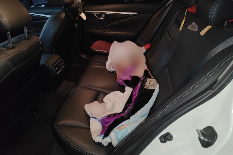 Used Infiniti Q50 2014 2.0T Comfort Edition Interior 4