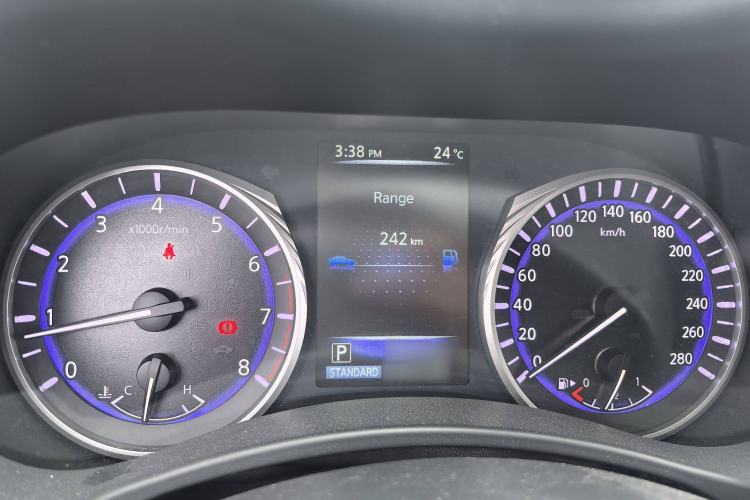 Used Infiniti Q50 2014 2.0T Comfort Edition Interior 6