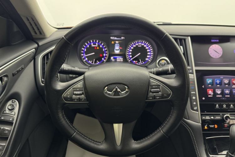 Used Infiniti Q50 2014 3.7L Comfort Edition Interior 6