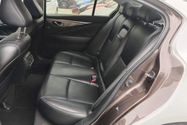 Used Infiniti Q50 2014 3.7L Comfort Edition Interior 7