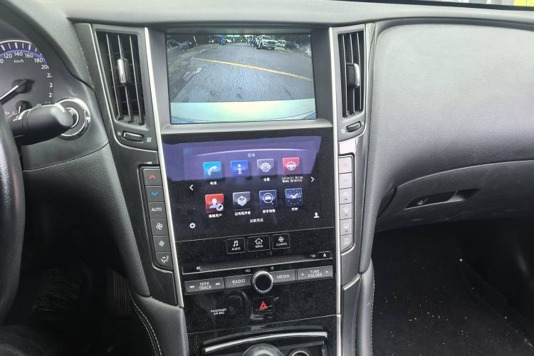 Used Infiniti Q50 2014 2.0T Comfort Edition Interior 7