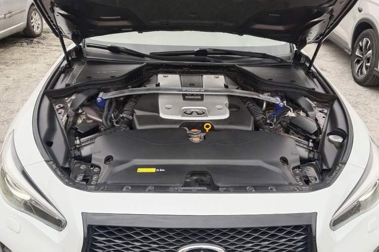 Used Infiniti Q50 2014 3.7L Comfort Edition Interior 9