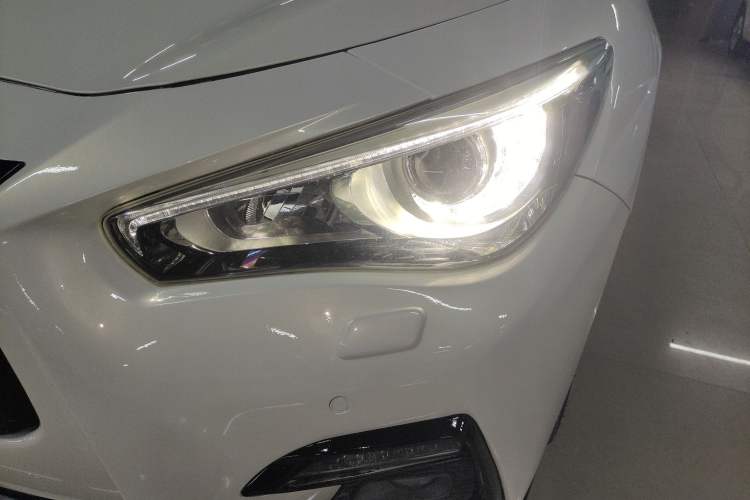 Used Infiniti Q50 2014 3.7L Comfort Edition Left Front Headlight