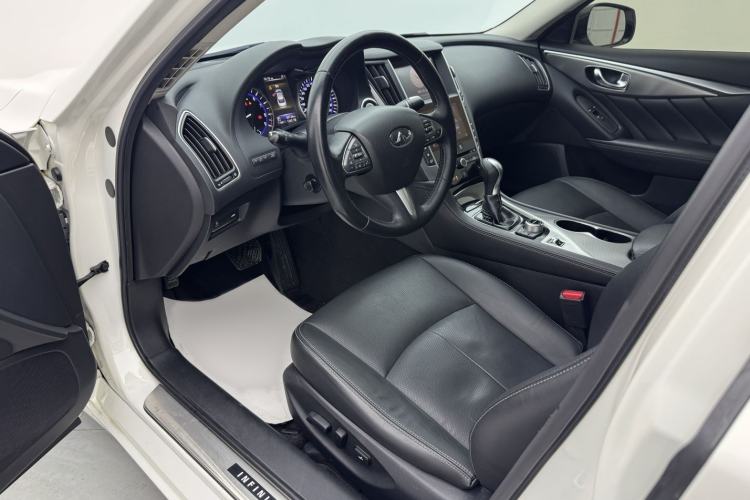Used Infiniti Q50 2014 3.7L Comfort Edition Left Front Seat