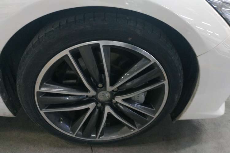 Used Infiniti Q50 2014 3.7L Luxury Sport Edition Left Front Wheel Hub