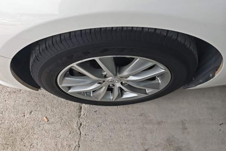 Used Infiniti Q50 2014 2.0T Comfort Edition Left Front Wheel Hub