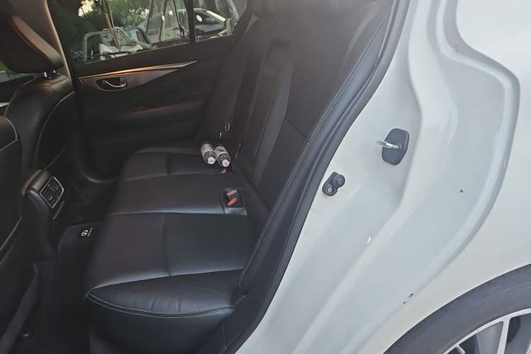 Used Infiniti Q50 2014 3.7L Comfort Edition Left Rear Seat
