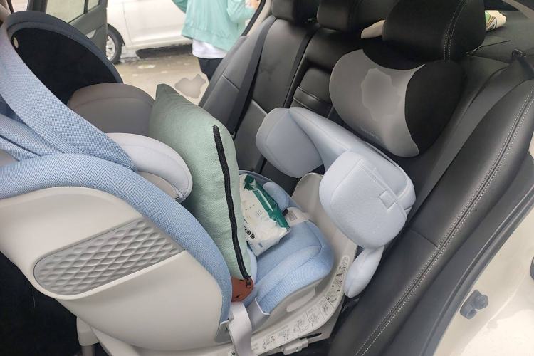 Used Infiniti Q50 2014 2.0T Luxury Edition Left Rear Seat