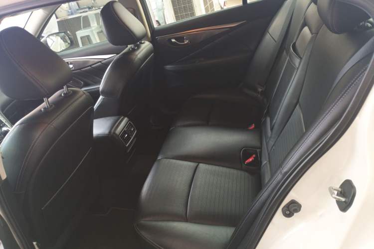 Used Infiniti Q50 2014 3.7L Luxury Sport Edition Left Rear Seat