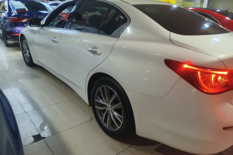 Used Infiniti Q50 2014 3.7L Comfort Edition Left Side