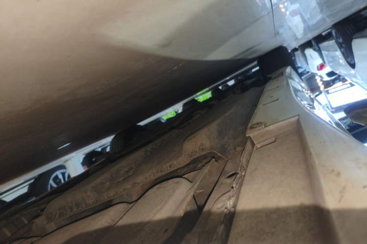 Used Infiniti Q50 2014 3.7L Comfort Edition Left Side Sill