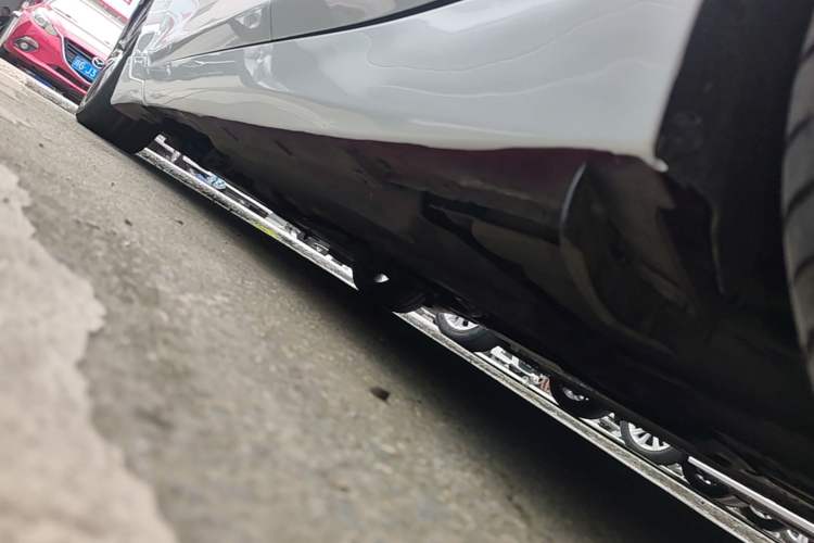 Used Infiniti Q50 2014 3.7L Luxury Sport Edition Left Side Sill