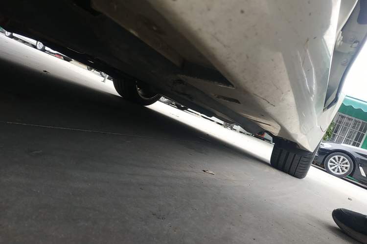 Used Infiniti Q50 2014 3.7L Luxury Sport Edition Left Side Sill