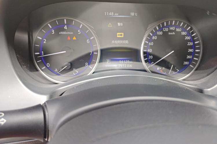 Used Infiniti Q50 2014 2.0T Luxury Edition Odometer Close Up