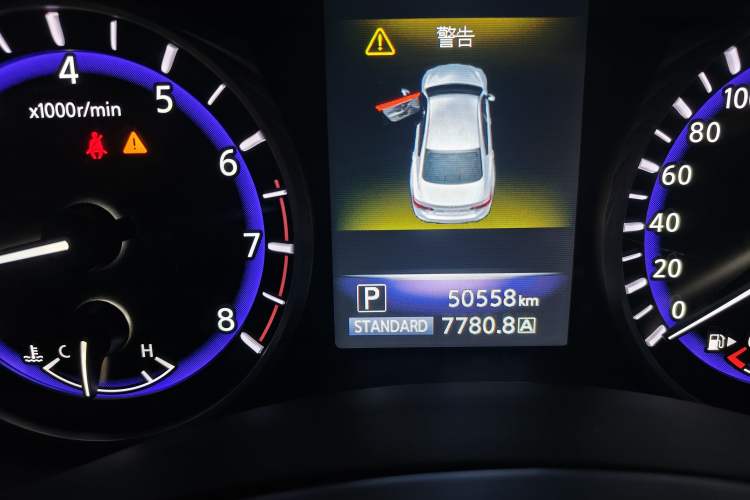 Used Infiniti Q50 2014 2.0T Comfort Edition Odometer Close Up