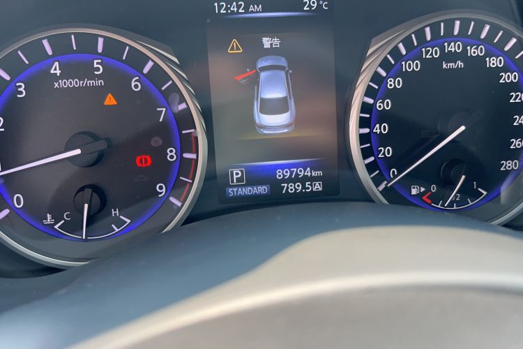 Used Infiniti Q50 2014 3.7L Luxury Sport Edition Odometer Close Up