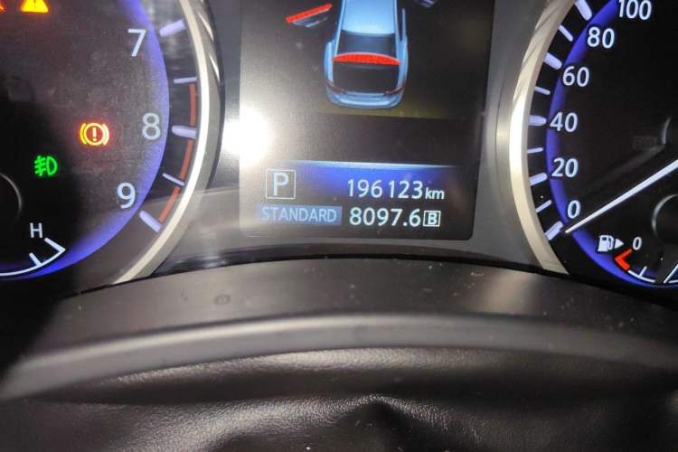 Used Infiniti Q50 2014 3.7L Luxury Edition Odometer Close Up