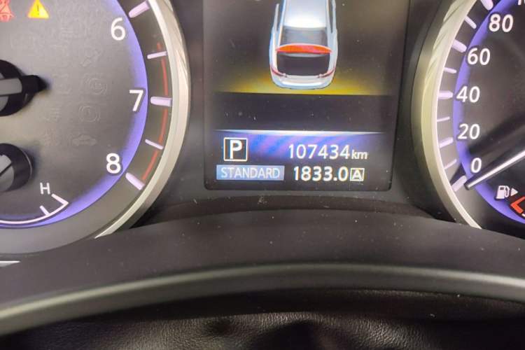 Used Infiniti Q50 2014 2.0T Comfort Edition Odometer Close Up
