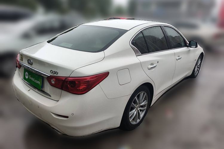 Used Infiniti Q50 2014 2.0T Luxury Edition Rear Right 45 Deg