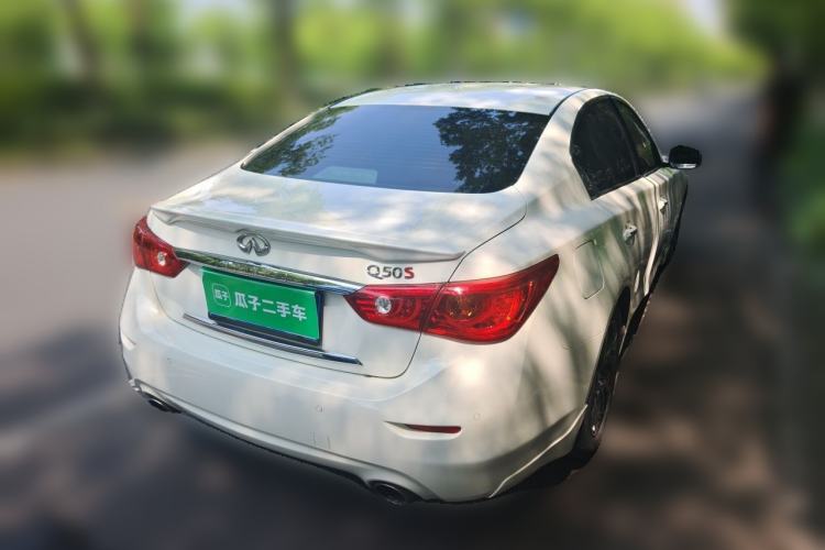 Used Infiniti Q50 2014 2.0T Luxury Edition Rear Right 45 Deg