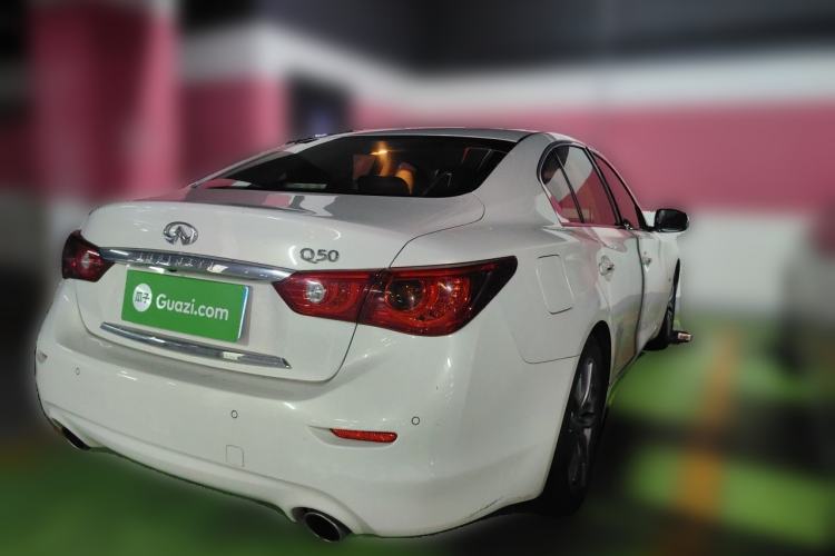 Used Infiniti Q50 2014 3.7L Luxury Edition Rear Right 45 Deg
