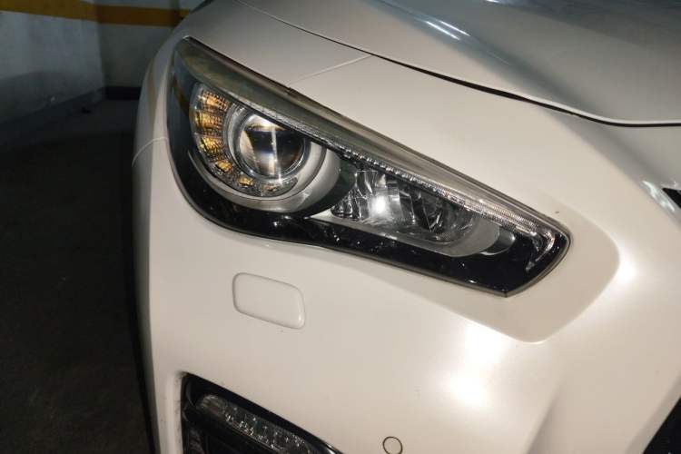 Used Infiniti Q50 2014 3.7L Luxury Sport Edition Right Front Headlight